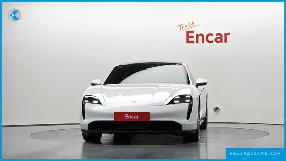 PORSCHE TAYCAN BASE