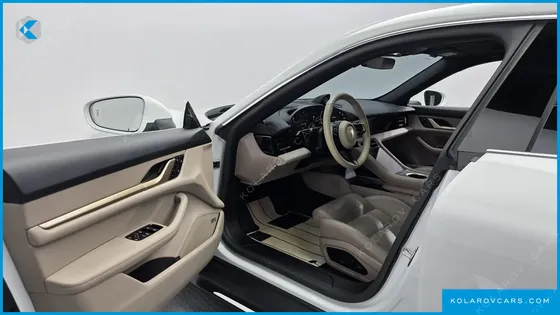 PORSCHE TAYCAN BASE