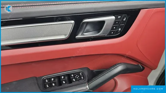 PORSCHE CAYENNE 3.0 COUPE PLATINUM EDITION
