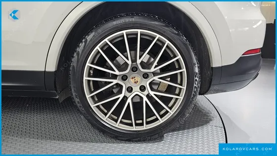 PORSCHE CAYENNE 3.0 COUPE PLATINUM EDITION