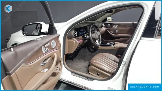 MERCEDES E-CLASS E300 4MATIC EXCLUSIVE