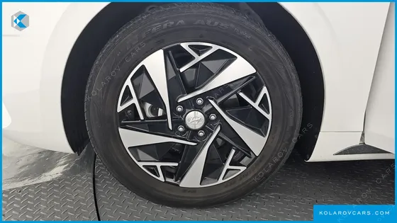 HYUNDAI GRANDEUR LE BLANC