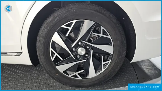HYUNDAI GRANDEUR LE BLANC