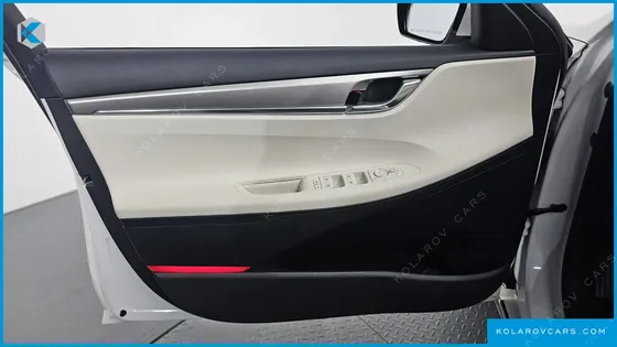 HYUNDAI GRANDEUR LE BLANC