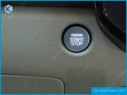 KIA CARNIVAL GASOLINE 7-SEATER SIGNATURE
