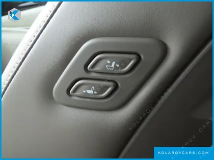 KIA CARNIVAL GASOLINE 7-SEATER SIGNATURE