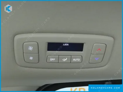 KIA CARNIVAL GASOLINE 7-SEATER SIGNATURE