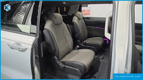 KIA CARNIVAL GASOLINE 9-SEATER NOBLESSE