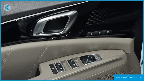 KIA CARNIVAL GASOLINE 7-SEATER GRAVITY