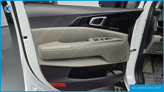 KIA CARNIVAL GASOLINE 7-SEATER GRAVITY