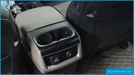 KIA CARNIVAL GASOLINE 7-SEATER GRAVITY