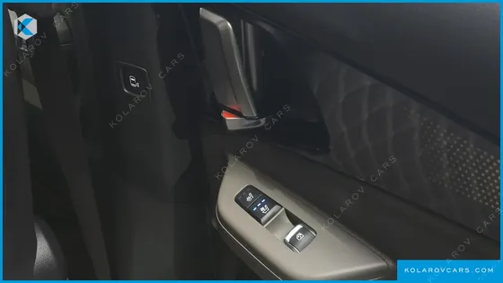 KIA CARNIVAL GASOLINE 7-SEATER GRAVITY