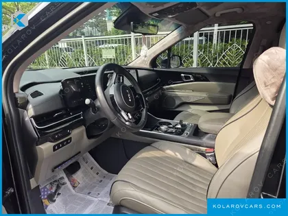 KIA CARNIVAL GASOLINE 4-SEATER HI LIMOUSINE
