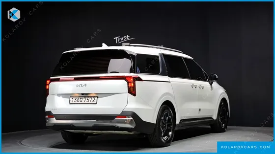 KIA CARNIVAL 9-SEATER NOBLESSE