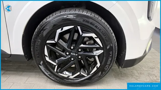 KIA CARNIVAL 9-SEATER NOBLESSE