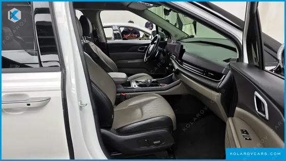 KIA CARNIVAL 9-SEATER NOBLESSE