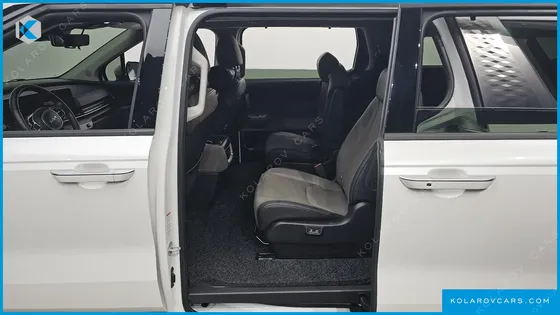 KIA CARNIVAL 9-SEATER NOBLESSE