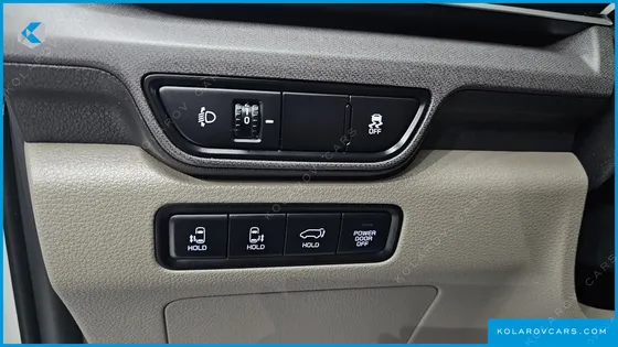 KIA CARNIVAL 9-SEATER NOBLESSE