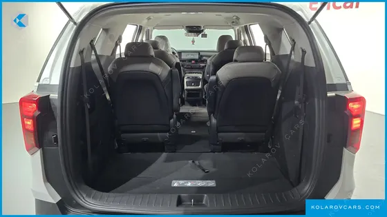 KIA CARNIVAL GASOLINE 9-SEATER PRESTIGE