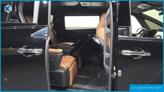 TOYOTA ALPHARD 2.5 HEV EXECUTIVE AWD