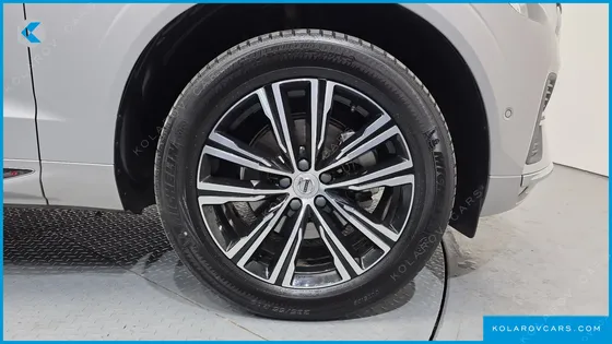 VOLVO XC60 B5 INSCRIPTION