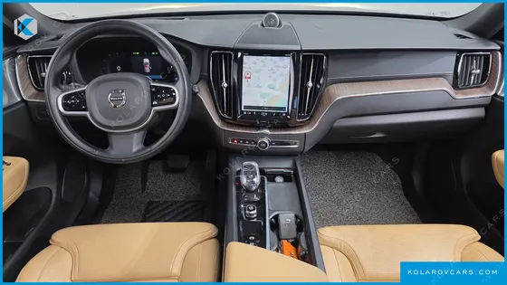 VOLVO XC60 B5 INSCRIPTION