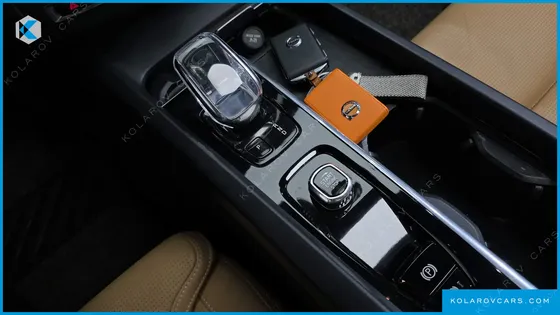 VOLVO XC60 B5 INSCRIPTION