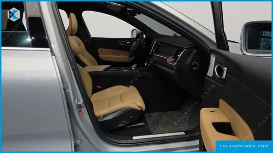 VOLVO XC60 B5 INSCRIPTION