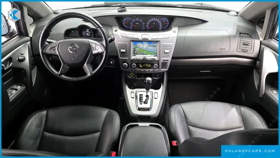 KGM - SSANGYONG KORANDO 4WD CHATEAU 9-SEATER