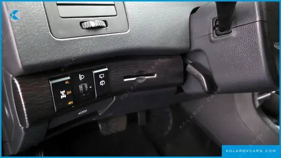 KGM - SSANGYONG KORANDO 4WD CHATEAU 9-SEATER