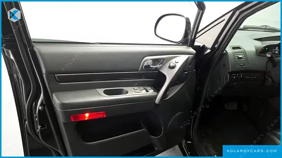 KGM - SSANGYONG KORANDO 4WD CHATEAU 9-SEATER
