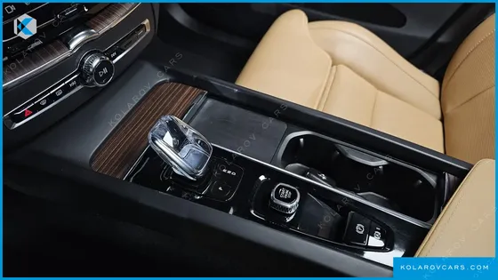 VOLVO XC60 B6 INSCIRTION