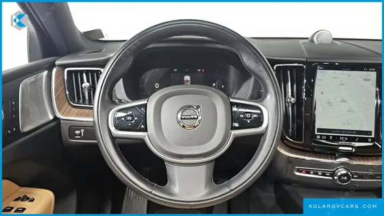 VOLVO XC60 B6 INSCIRTION