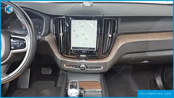 VOLVO XC60 B6 INSCIRTION