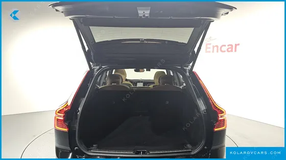 VOLVO XC60 B6 INSCIRTION