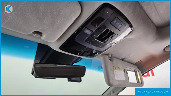 HYUNDAI STARIA 4WD LOUNGE 9-SEATER
