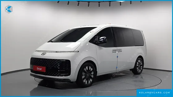 HYUNDAI STARIA LOUNGE 9-SEATER