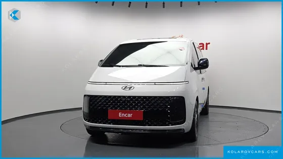 HYUNDAI STARIA LOUNGE 9-SEATER
