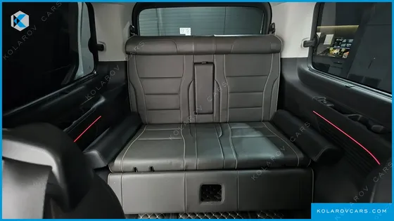 HYUNDAI STARIA LOUNGE 9-SEATER