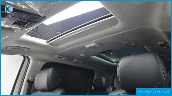 HYUNDAI STARIA LOUNGE 9-SEATER