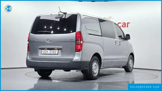 HYUNDAI STAREX VAN 5-SEATER