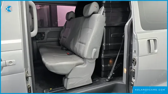 HYUNDAI STAREX VAN 5-SEATER