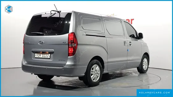 HYUNDAI STAREX VAN 3-SEATER