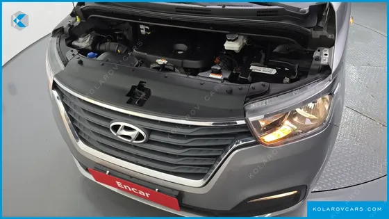 HYUNDAI STAREX VAN 3-SEATER