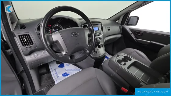 HYUNDAI STAREX VAN 3-SEATER