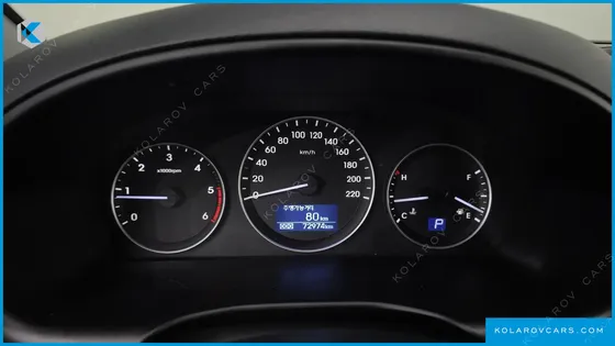 HYUNDAI STAREX VAN 3-SEATER