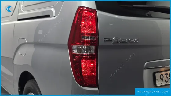 HYUNDAI STAREX VAN 3-SEATER