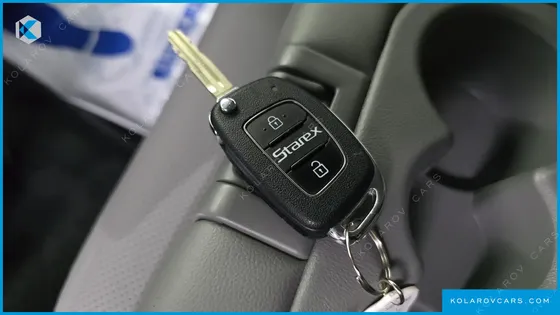 HYUNDAI STAREX VAN 3-SEATER