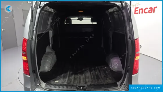 HYUNDAI STAREX VAN 3-SEATER