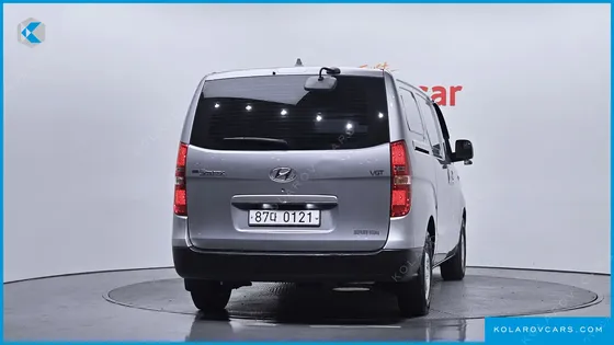 HYUNDAI STAREX VAN 3-SEATER